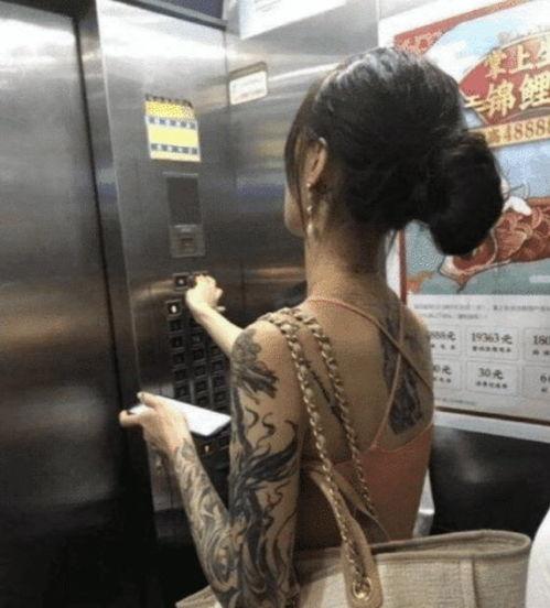 纹身男网红吃瓜事件,揭秘网络舆论的狂欢与争议